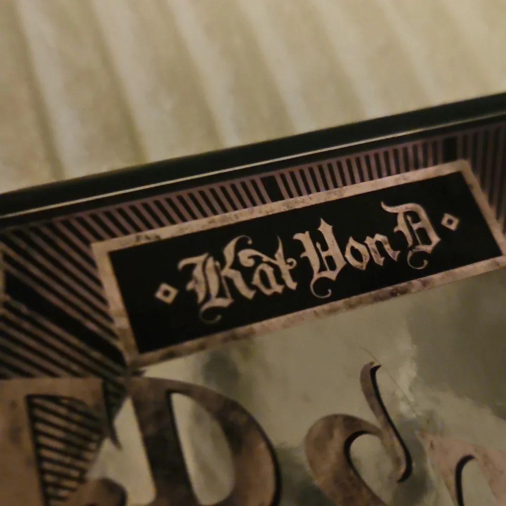 Kat Von D Innerstellar Palette with Black and Silver Design - Picture 4 of 5
